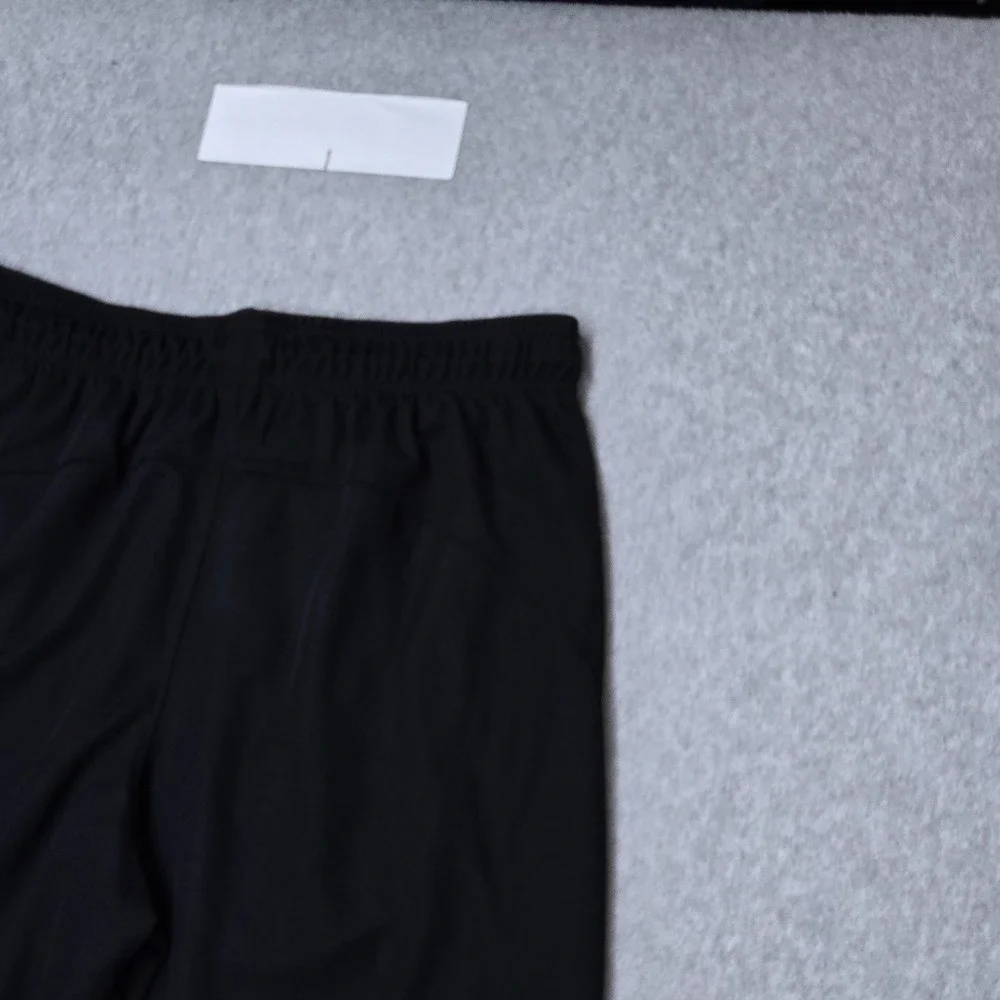Under Armour‎ Men Shorts M Black Athletic Shorts Sweat UA Baseline Logo  NWT